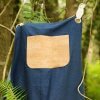 delantal vaquero de corcho y denim organico 4